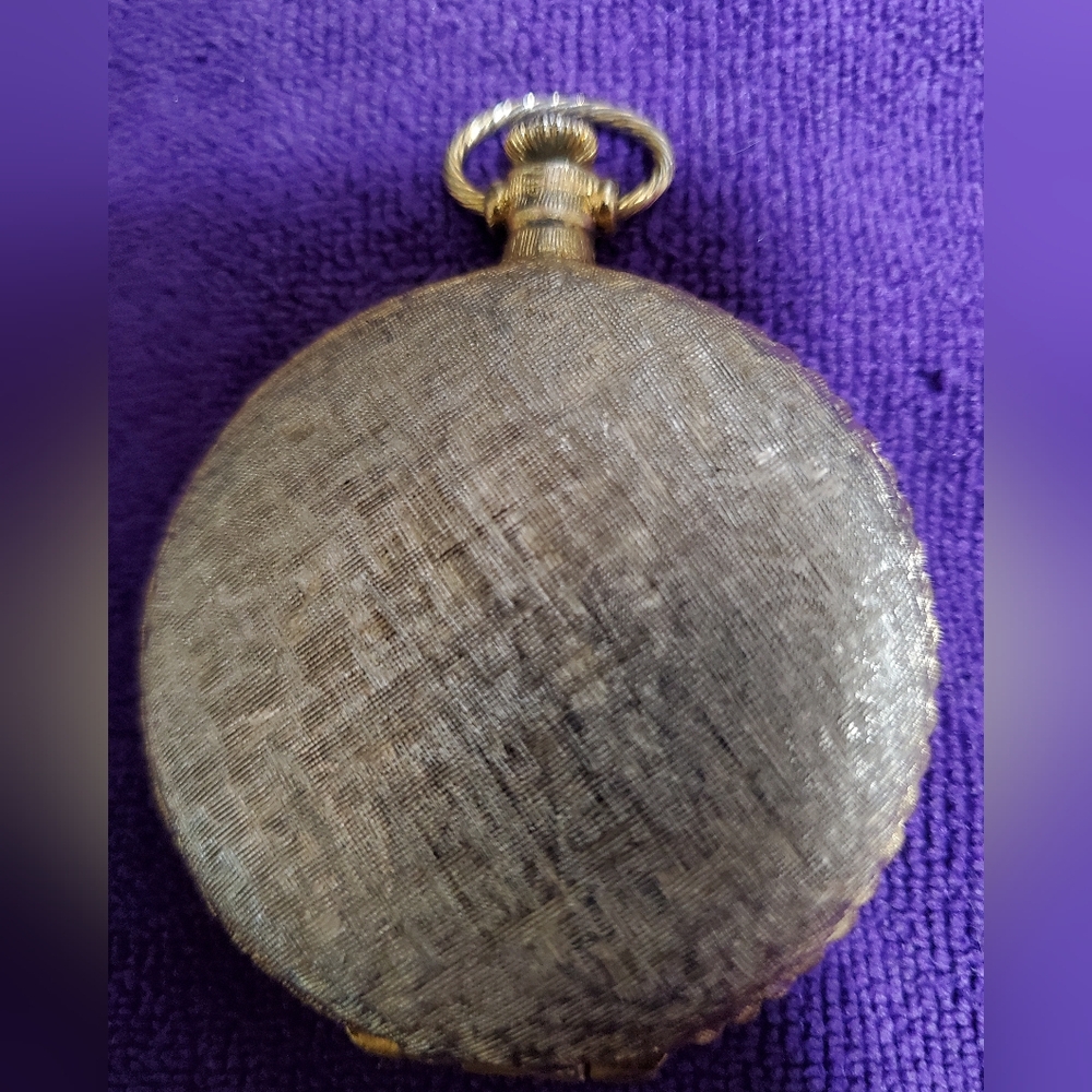 Vintage 60's Powder Compact - Picture 2 of 7